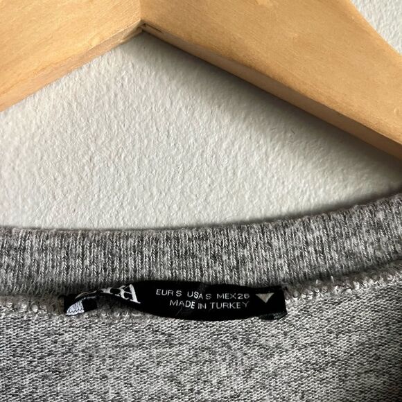 Zara Gray Pearl Embellished Knit Sweater Top Women’s Size S Minimalist Chic - Picture 3 of 7